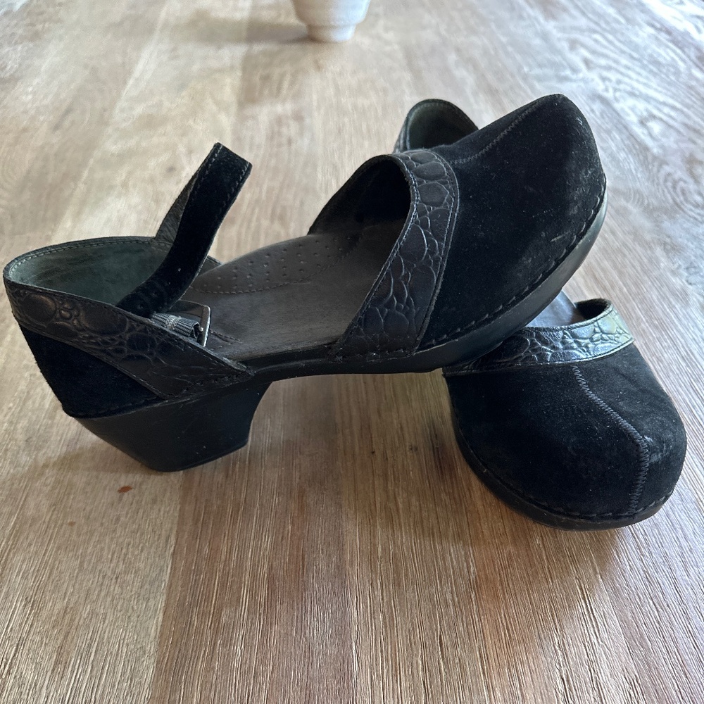 Dansko Women’s Clogs 38